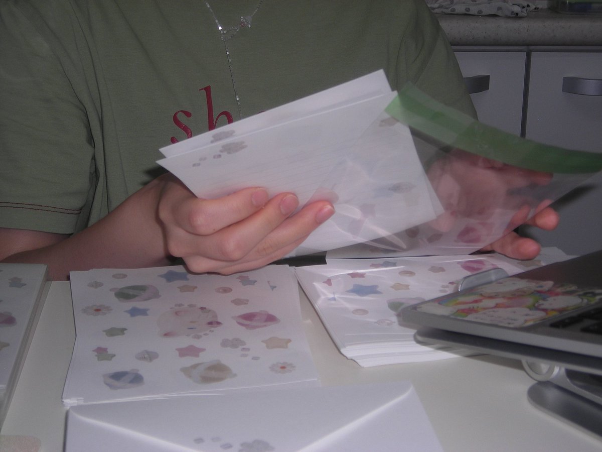 오늘은 열심히 스티커 포장 편지지 포장