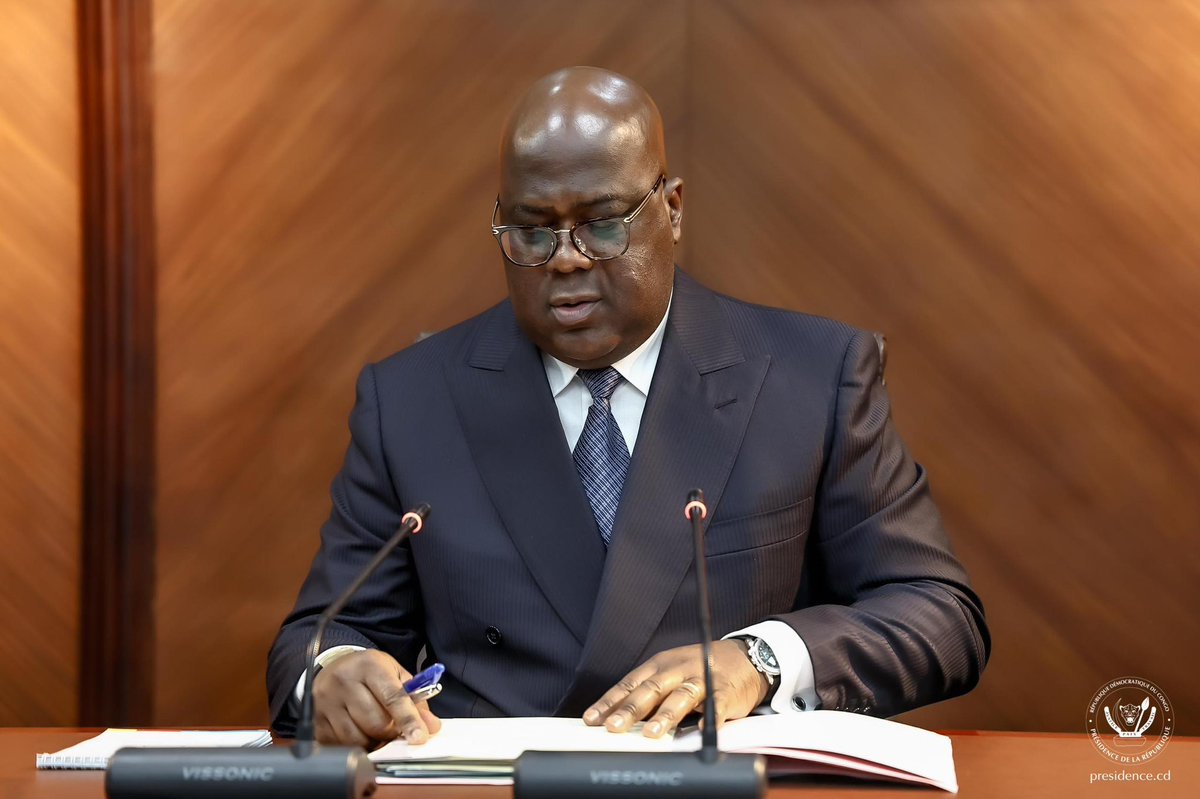 JuniorMatongo1's tweet photo. #RDC
À l'époque le prés @fatshi13 en coalition avec @josephkabila01 @moise_katumbi et @kabund_jmkkrock , nous avions (peuple) assisté à une gestion chaotique, après avoir échoué lamentablement ensemble, aucun d'eux ne peut prétendre aujourd'hui porté les aspirations du peuple. https://t.co/ASPrGTkM48