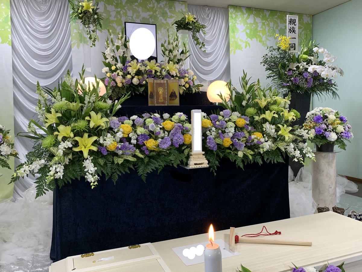 tokyosougi1's tweet photo. 自然を愛したお父様と桜を見るお葬式｜目黒区在住 50代 女性

ご家族のご要望やお悩み
「父は学生時代に登山部で、山登りが趣味でした。
登山用のピッケルを棺に入れてあげたい…」
「今年も父が好きだった桜を一緒に見たい…」

＃東京葬儀 https://t.co/eGj603nxvX