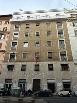 sgomberato il #leoncavallo, con tanto di esultanze e dita puntate sulla #sinistra, mezzo web sta chiedendo al #governomeloni di fare lo stesso con #casapound. #salvini, #meloni, #larussa e camerati vari, aspettiamo...
#fascismo #fascisti #governodellavergogna