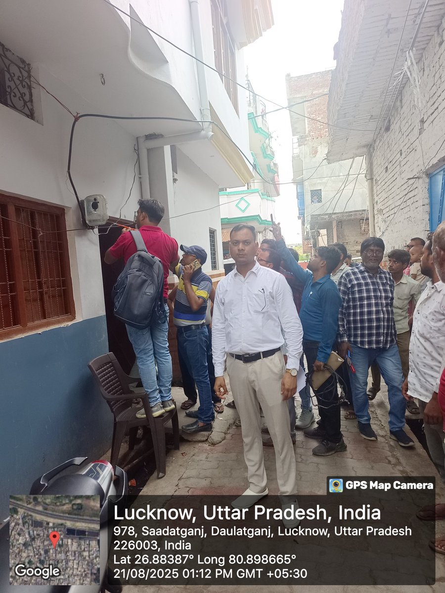 SDO THAKURGANJ (@sdothakurganj) on Twitter photo लेसा सेंट्रल जोन के चौक मंडल के अंतर्गत ठाकुरगंज खंड के गौघाट उपकेंद्र से पोषित हाई लॉस फीडर पर M/S इंटेलीस्मार्ट कंपनी के कर्मचारियों के साथ डोर टू डोर स्मार्ट मीटर लगवाए जा रहे है। <a href="/ChairmanUppcl/">Chairman Uppcl</a> <a href="/MVVNLHQ/">Madhyanchal Vidyut Vitran Nigam Limited</a> <a href="/SE_EUDC_CHOWK/">SE EUDC - CHOWK</a> <a href="/EuddThakurganj/">EUDD THAKURGANJ</a> <a href="/MVVNLmd/">MVVNL</a> <a href="/Mvvnlcisgomti2/">CE Lesa Central Zone</a> लेसा सेंट्रल जोन के चौक मंडल के अंतर्गत ठाकुरगंज खंड के गौघाट उपकेंद्र से पोषित हाई लॉस फीडर पर M/S इंटेलीस्मार्ट कंपनी के कर्मचारियों के साथ डोर टू डोर स्मार्ट मीटर लगवाए जा रहे है। <a href="/ChairmanUppcl/">Chairman Uppcl</a> <a href="/MVVNLHQ/">Madhyanchal Vidyut Vitran Nigam Limited</a> <a href="/SE_EUDC_CHOWK/">SE EUDC - CHOWK</a> <a href="/EuddThakurganj/">EUDD THAKURGANJ</a> <a href="/MVVNLmd/">MVVNL</a> <a href="/Mvvnlcisgomti2/">CE Lesa Central Zone</a>
