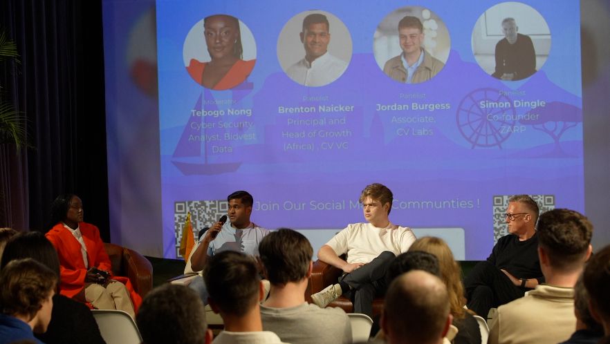 CM_CapeTown's tweet photo. ⚡️3 days since our CryptoMondays Cape Town meetup- and the energy is still electric.

80+ community members.
A powerhouse panel.
Gourmet food.
A golf simulator.
And yes… 1 Ferrari. 🏎️

Massive thank you to everyone who joined us and to @stellarSAamb for powering the night. 💙 https://t.co/pQiyJbcN5e
