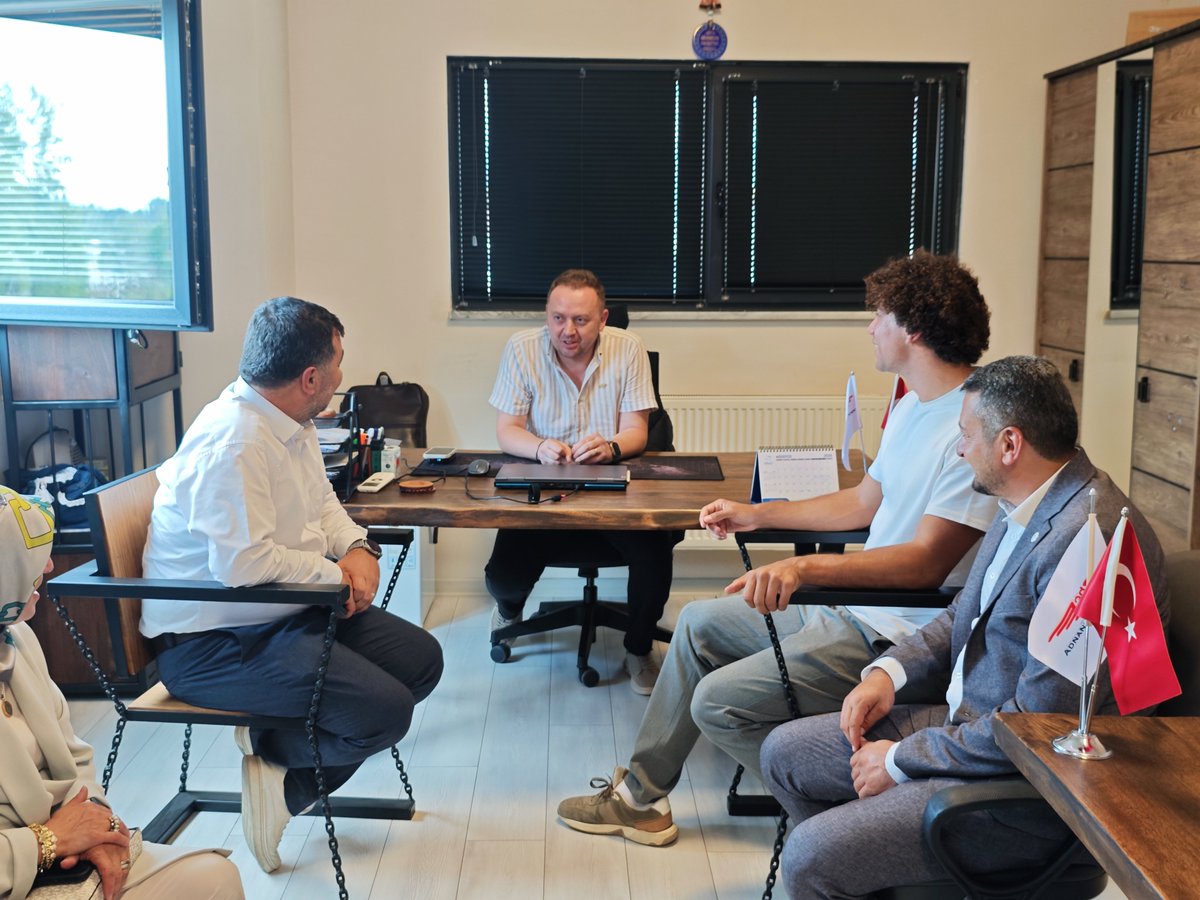 #TürkiyeYüzyılıBuluşmaları kapsamında, 2018 yılından bu yana faaliyet gösteren Adnan Doruk Tekstili ziyaret ettik.

Firma sahibi Engin Özmen'in gayretiyle büyüyen firma, bugün 100’ü aşkın hemşehrimize istihdam sağlayarak hem üretime hem de istihdama önemli katkılar sunuyor.