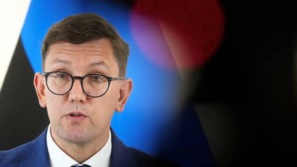 Rigolos de kermesse !!

L'Estonie est prête à envoyer une compagnie - UNE COMPAGNIE … de casques bleus en Ukraine.

Le Premier ministre Kristen Michal a déclaré que le pays pouvait allouer précisément une compagnie de militaires pour participer à la mission. Il a toutefois