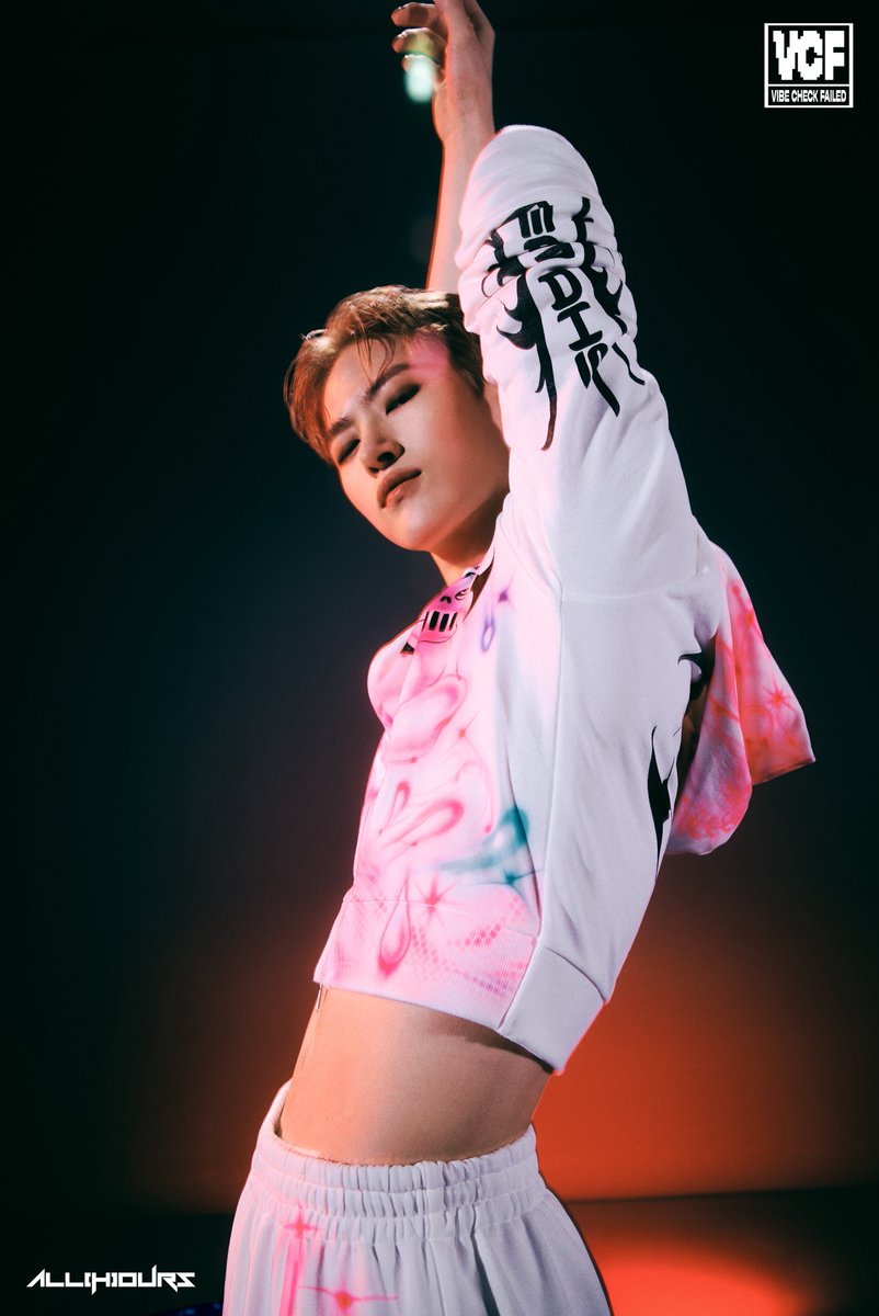 ALL(H)OURS FOURTH MINI ALBUM [VCF]

「CONCEPT PHOTO RUMBLE ver.」

2025.09.09 6PM (KST)

#ALL_H_OURS #올아워즈 
#VCF #VIBE_CHECK_FAILED
#YOUMIN #유민