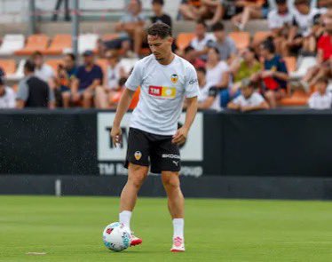 ⛔️ Mercado parado en el <a href="/valenciacf/">Valencia CF</a>. El club sigue esperando a Sadiq. A partir de ahí, Corberán quiere un banda, pero el FPF está prácticamente consumido. Esperando salidas de Guillamón y Canós para liberar y acceder a uno de mejor nivel. Almeida sin ofertas, de momento se queda.