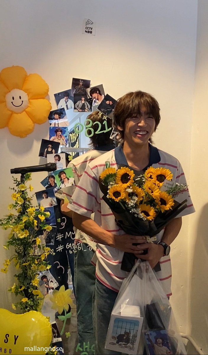 어머니 저희 아이가 너무 예쁘게 웃어요 . . .
승윤아 생일축하해ㅜㅜㅜ
그리고 승유니 미담 :
나눔존에 삐들이 나눔물품 올려둔 거
한 두 개 남아있는 건 일부러 안 챙겨감 ..
머뭇거리길래 더 있다니까 그제야 챙김🥹🥹🥹
이승종아ㅠㅠㅠㅠㅠㅠㅠ