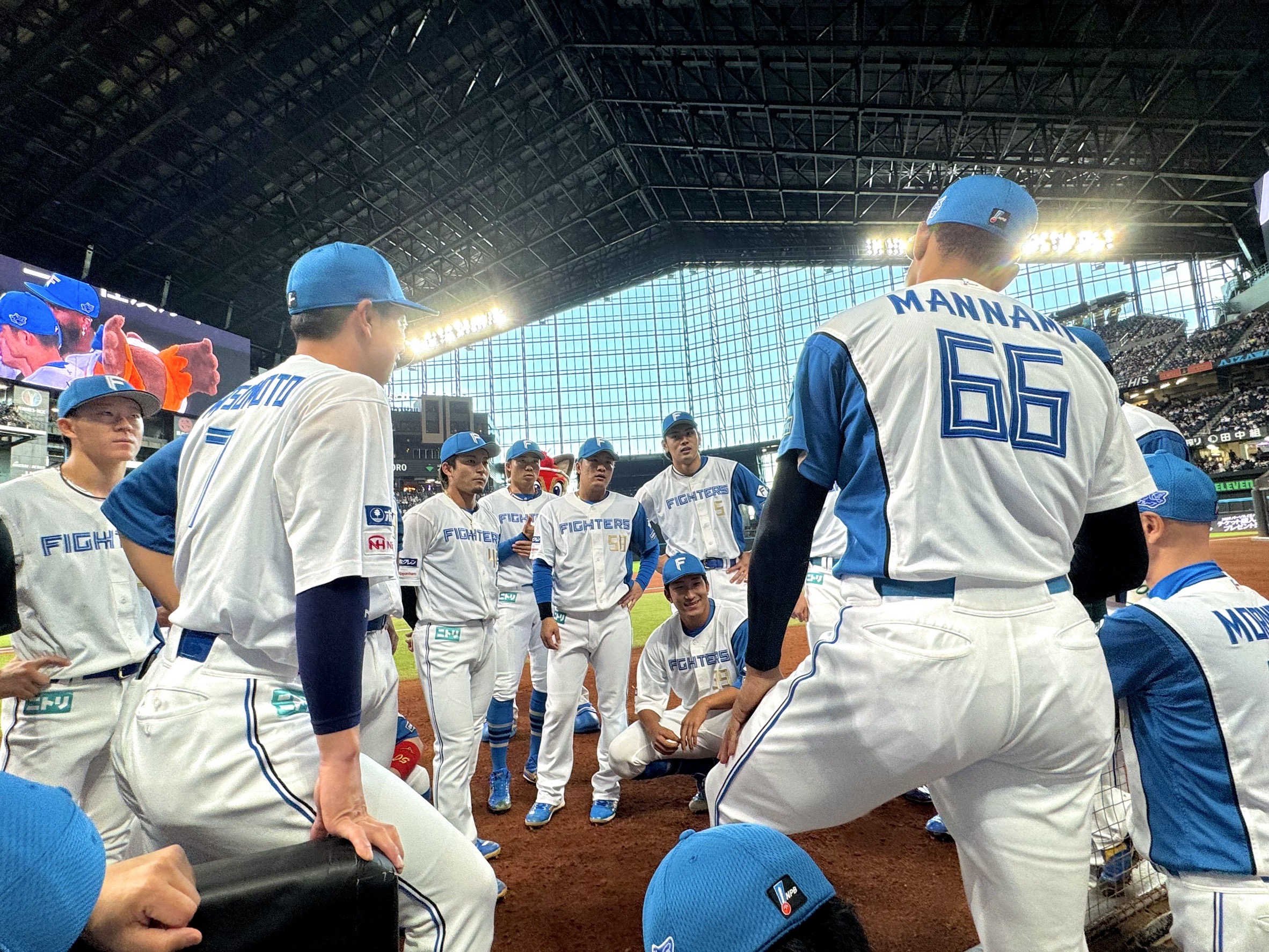 北海道日本ハムファイターズ　野球　スタジャン　ジャンパー ブラック　黒　野球 Yahoo!オークション -「日本ハムファイターズ ジャケット