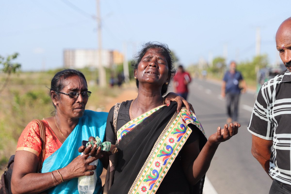🚨 ‘We saw only the clothes of little children’ - Families of the disappeared at Chemmani

Over 200 people, including families of the disappeared, gathered earlier this month in Jaffna to view dozens of items of evidence exhumed from the Chemmani mass graves.

Among those present