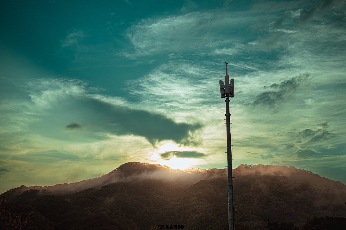仕事帰りに撮れた油絵みたいな空
