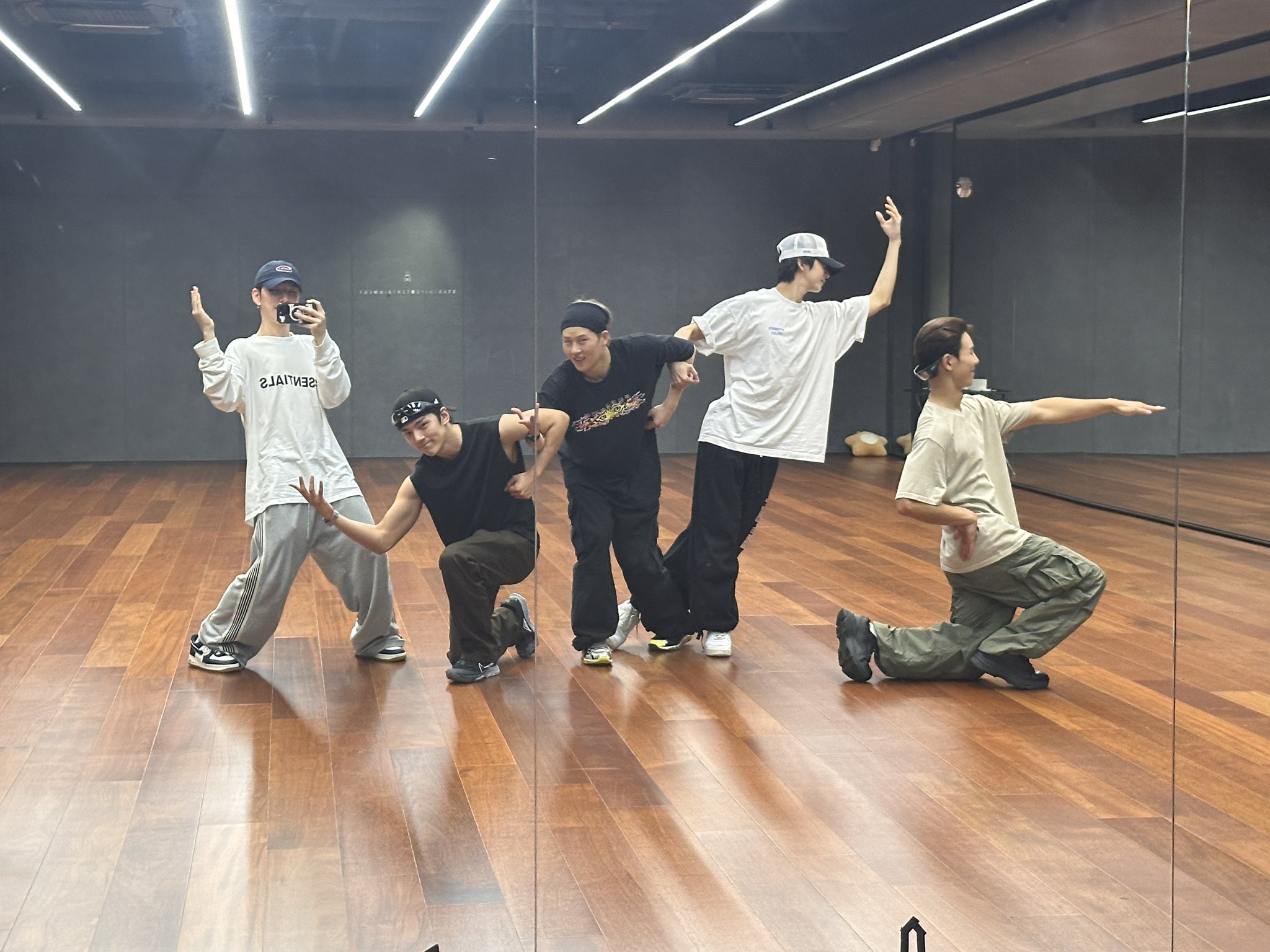 DANCE♡DANCE♡DANCE Photo by ZX Dance Work (@_zx_.dancework_) · November 10, 2023
