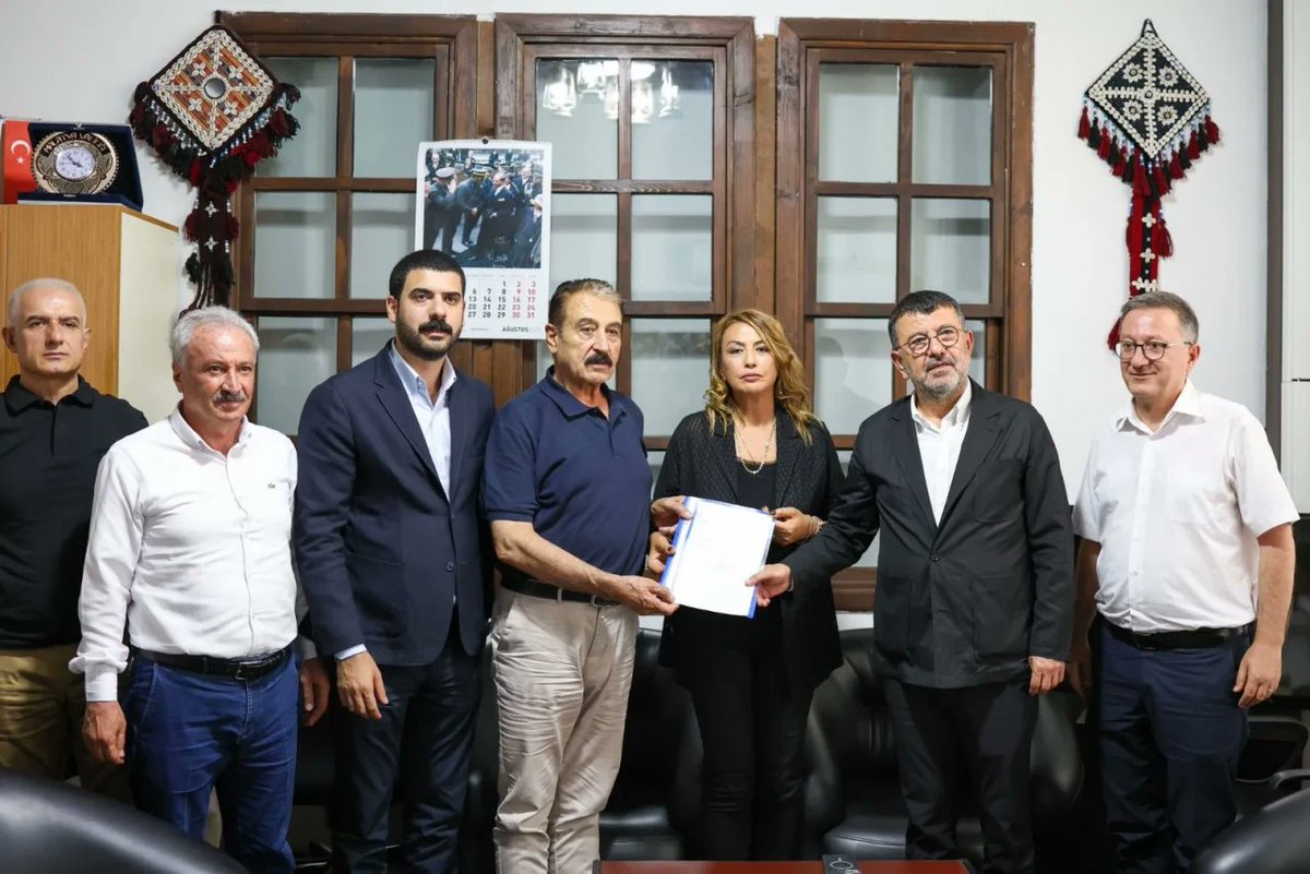 Malatya Esnafı CHP’ye Haykırdı: “Ayakta Duramıyoruz!”

malatyakalitehaber.com/yasam/malatya-…

#malatya #malatyahaberleri #esnaf