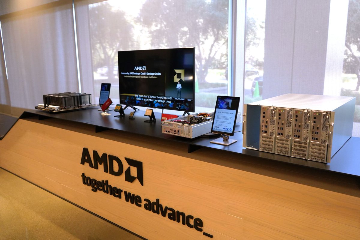 MiTACcomputing's tweet photo. 🚀 Exciting news! 
We are proud to deploy our latest @AMD -powered servers at AMD HQ in Santa Clara. 

Featuring the 6U 5-Node AM5 Cloud Server &amp; racks with  @AMDServer  9005, we’re pushing performance + efficiency for #AI, #cloud &amp; #enterprise workloads. 

#MiTAC #AMD #EPYC9005 https://t.co/xP5evqLjFx