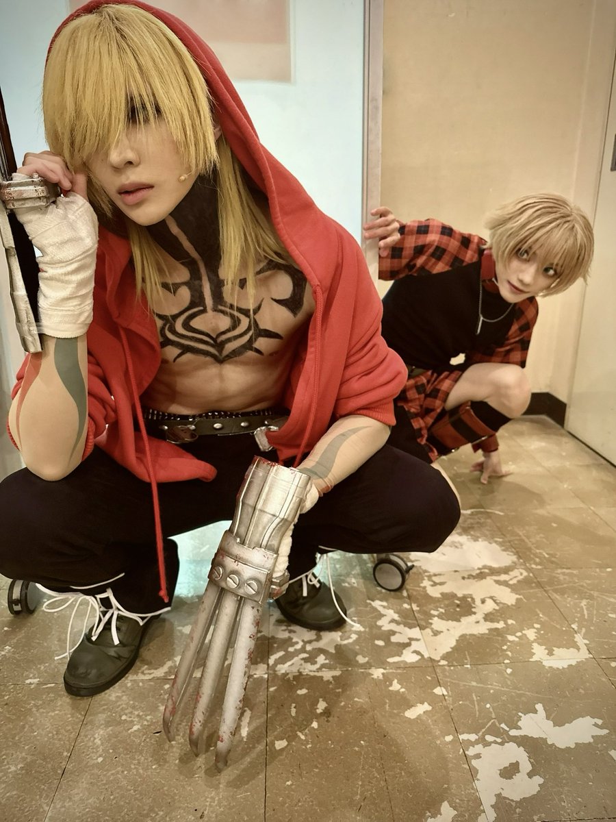 hiromu_saKATa's tweet photo. #狗ステ 
ご来場頂き、ありがとうございました！

グ「ぁーーたりぃ」

リ「あっ、処刑人っ」

グ「…？」

リ「！！やばいかも！(笑)、逃ーげよっ！」

グ「んだよぉ！！！」 https://t.co/ZxymFXR3vZ
