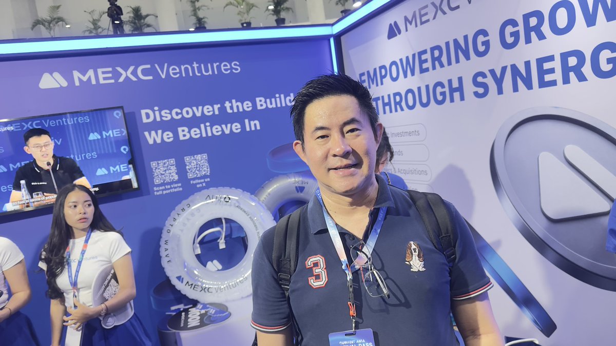 STLeong's tweet image. I’m here in Coinfest Asia MEXC booth, Nuanu 
#MEXeventrock #MEXC_ID
