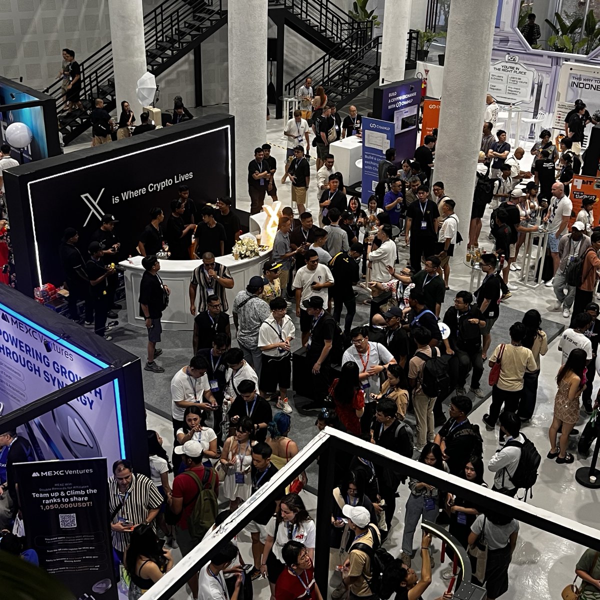 🔥 THE HEAT IS ON, BUT THE CROWD IS UNSTOPPABLE! Have you chatted with the X team today? Swing by the X Lounge tomorrow and let's connect on all things crypto. 👇👇 #CoinfestAsia2025