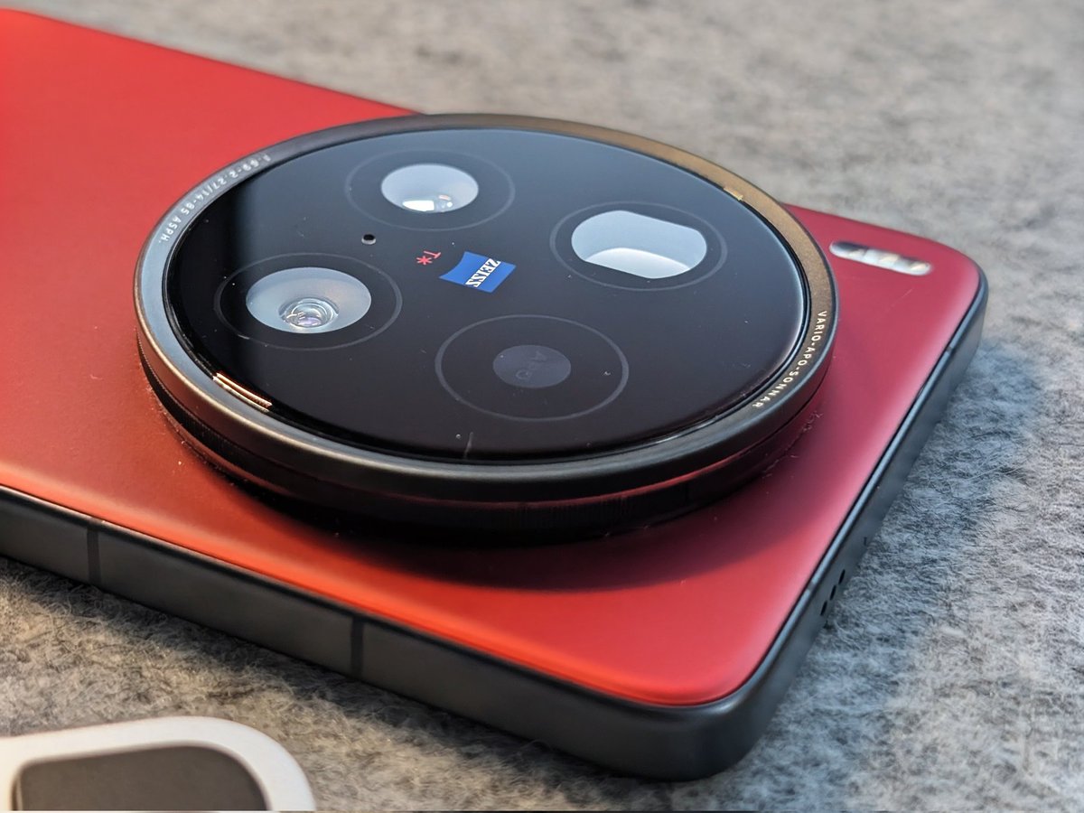 This should be the benchmark for flagship camera experience, period.