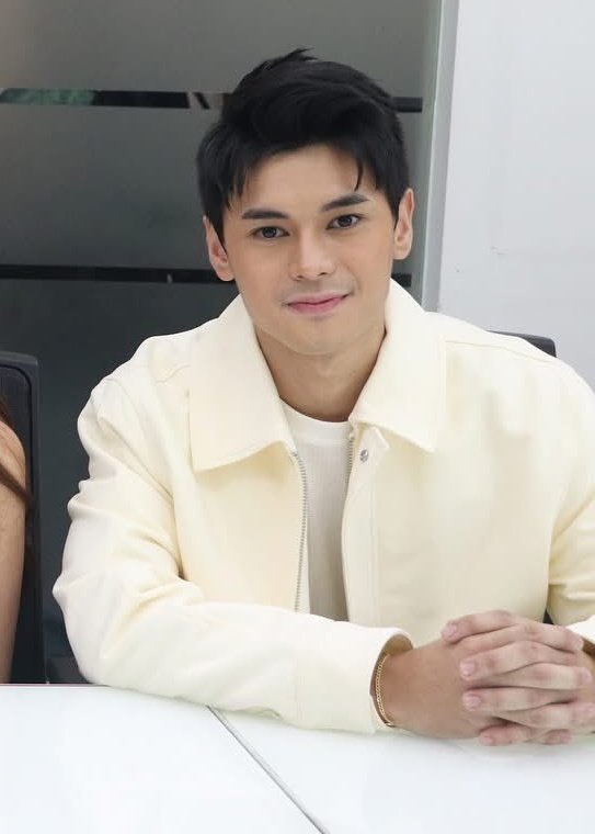 evxn_heevanlyu's tweet photo. Yes two movies na agad ang atabs ko, congrats and proud of you @dustinyuu 

DUSTIN BACK ON BIGSCREEN
DUSTIN BACK ON BIGSCREEN https://t.co/pbKPbKUlmB