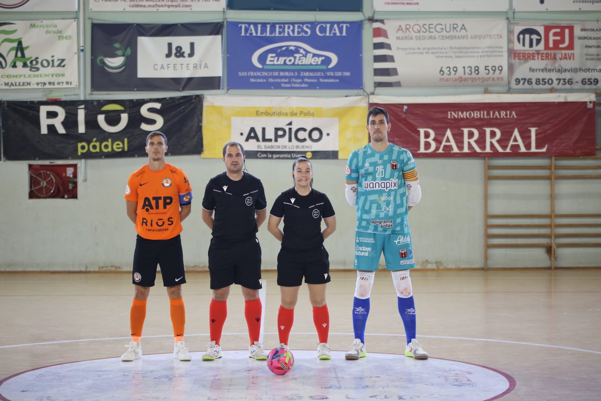CoGAFS's tweet photo. 🏆 Trofeo Villa de Mallén
👥 Lucía Guillén / Álvaro Esteban
@RiberaNavarraFS 🆚 @WanapixSala10
📸 @photofutsal
#futsal #aretofutbola #futsalreferee #referee #arbitro #arbitra #ctafs #rfef #mallen #quenotelocuenten #cogafs https://t.co/seXA4SFvtX