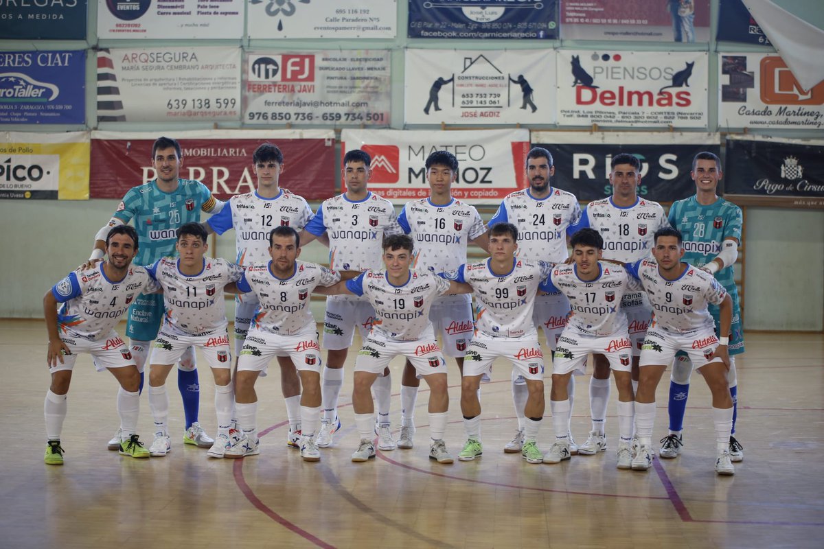 CoGAFS's tweet photo. 🏆 Trofeo Villa de Mallén
👥 Lucía Guillén / Álvaro Esteban
@RiberaNavarraFS 🆚 @WanapixSala10
📸 @photofutsal
#futsal #aretofutbola #futsalreferee #referee #arbitro #arbitra #ctafs #rfef #mallen #quenotelocuenten #cogafs https://t.co/seXA4SFvtX