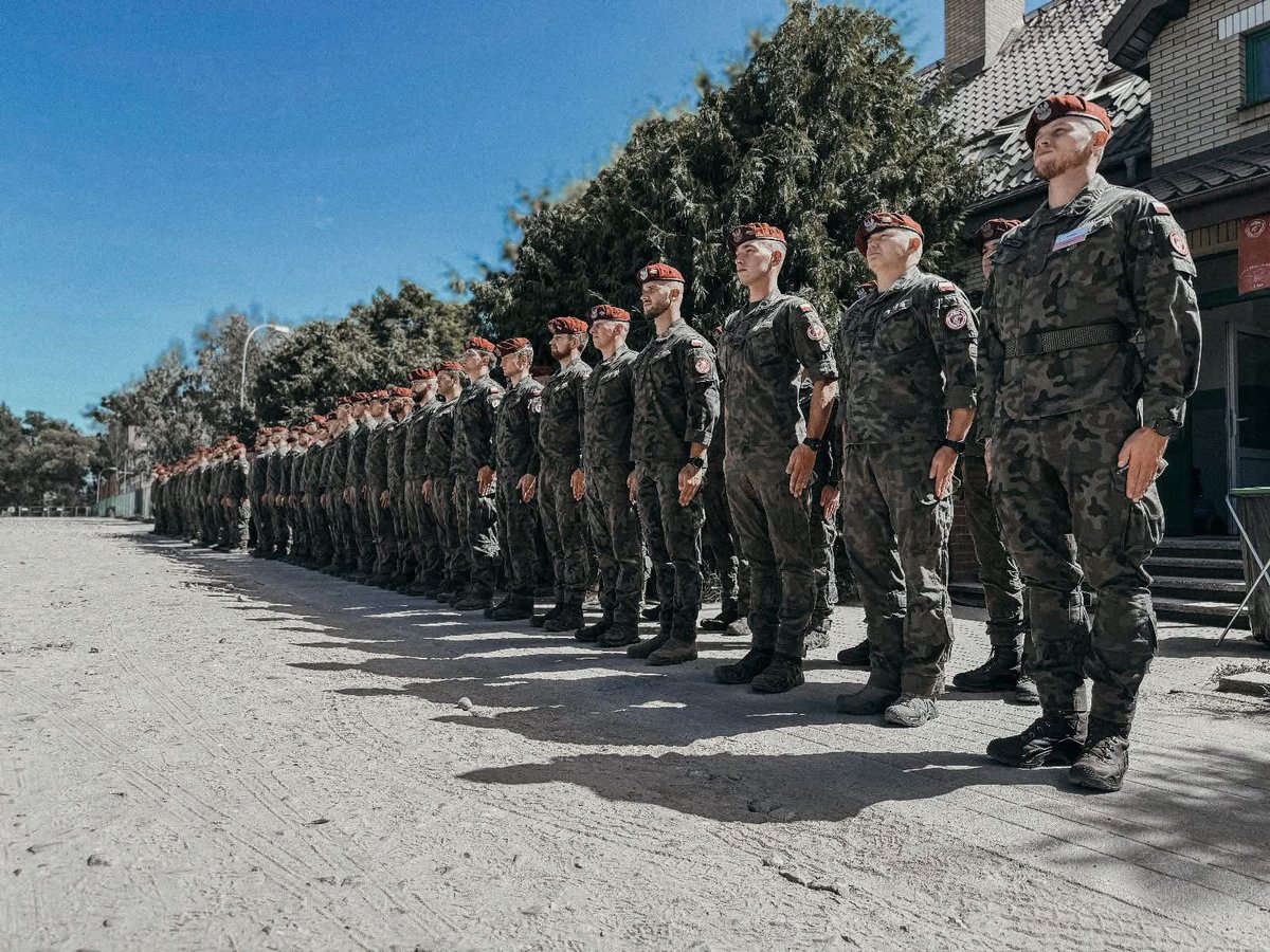 ◾️Żołnierze 6 Brygada Powietrznodesantowa im. gen. bryg. Stanisława Sosabowskiego każdego dnia strzegą granic Państwa Polskiego 🇵🇱

Więcej 👇
facebook.com/share/p/1YfDeG…