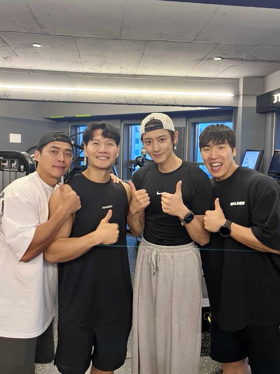 【公式】EXO チェン 生写真 EXO」CHEN、「1年6か月の空白期に感じて学んだことが多い」 | K