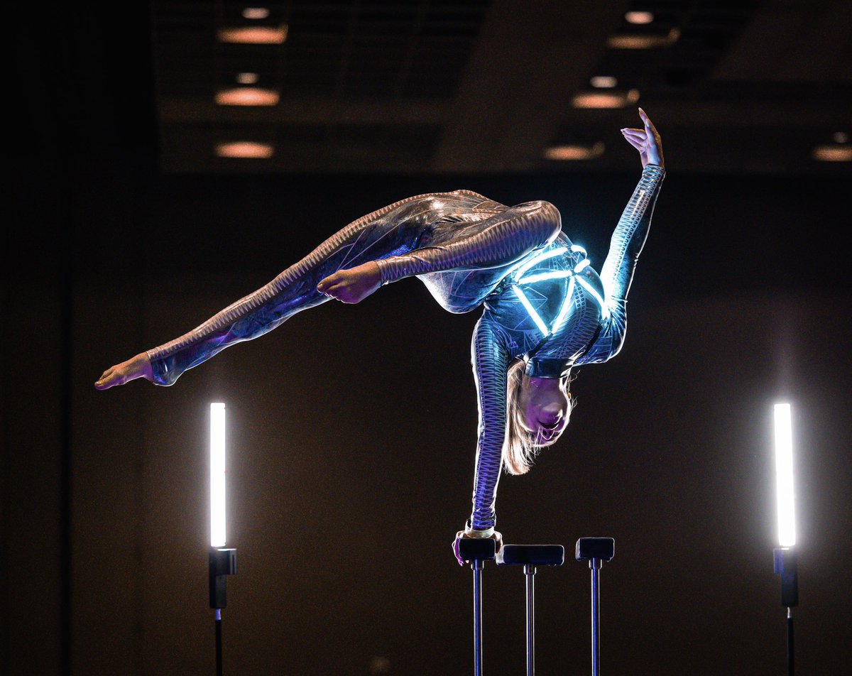 EMCirque's tweet photo. #LEDAcrobats Artificial Intelligence summit at @mgmgrand in @vegas 
.
#dancers #lasvegas #eventplanner #liveentertainment #eventproducer #entertainmentcompany #acrobats #lasvegasentertainment #laentertainment #emcirque #eventplaning #corporateevents #privateevents #eventplanning https://t.co/fvDy7Qzuut