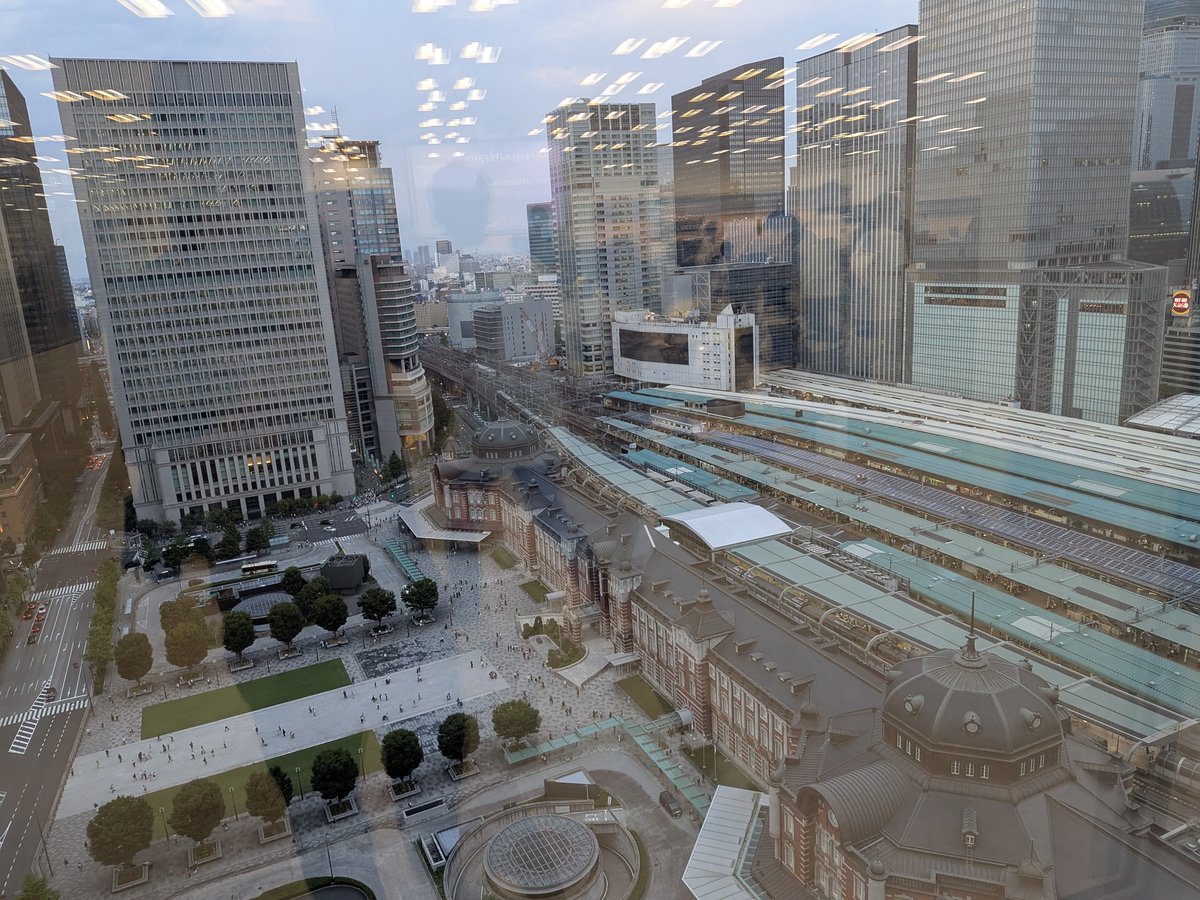 neonankiti's tweet image. 東京駅こんな角度からみることがないので、それだけで来た甲斐がある。 #datadog #airobot