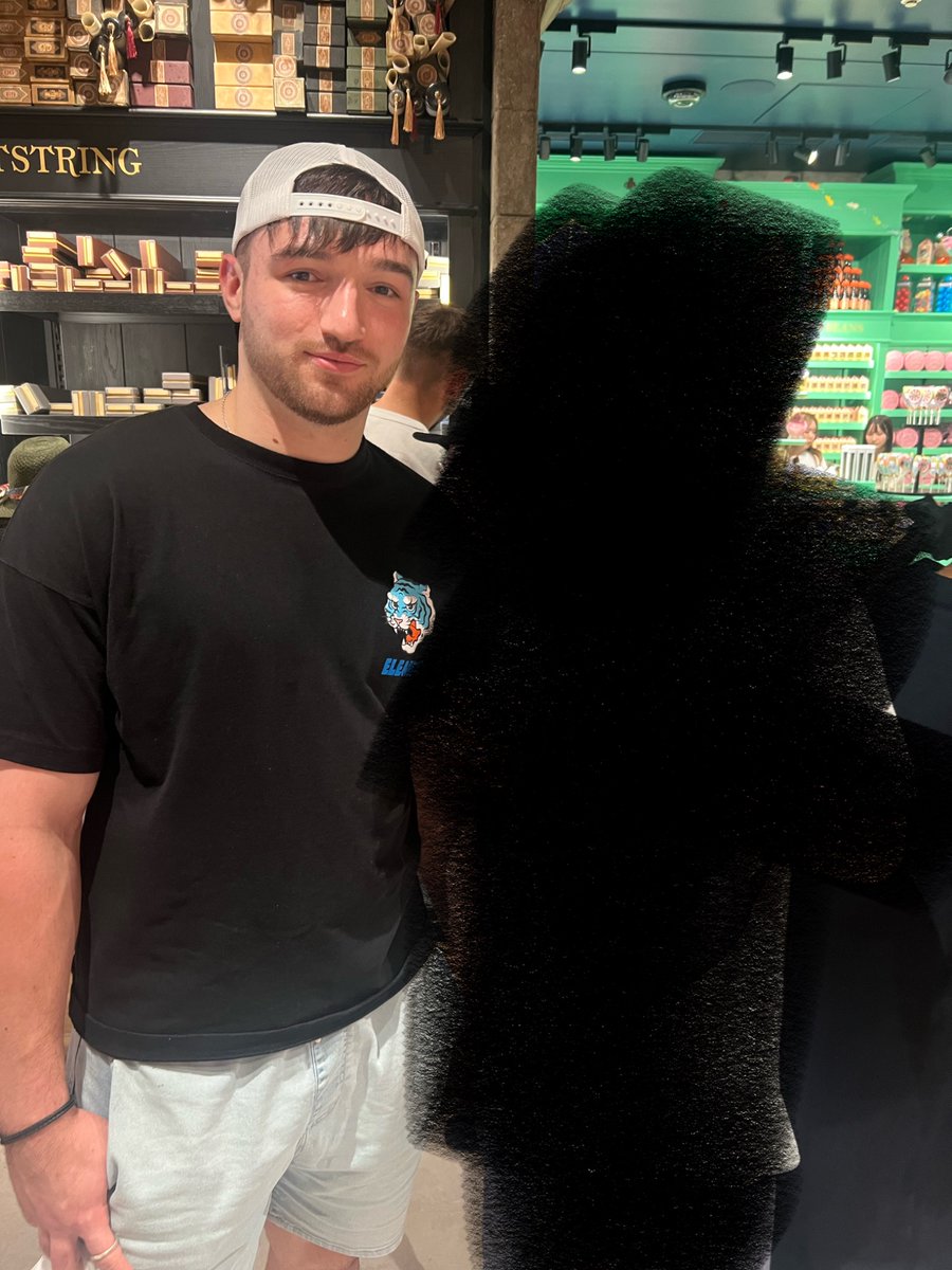 pgd543's tweet image. couldnt get a picture with azm cuz stardom doesnt apparently allow it but she did take this one of me and callum