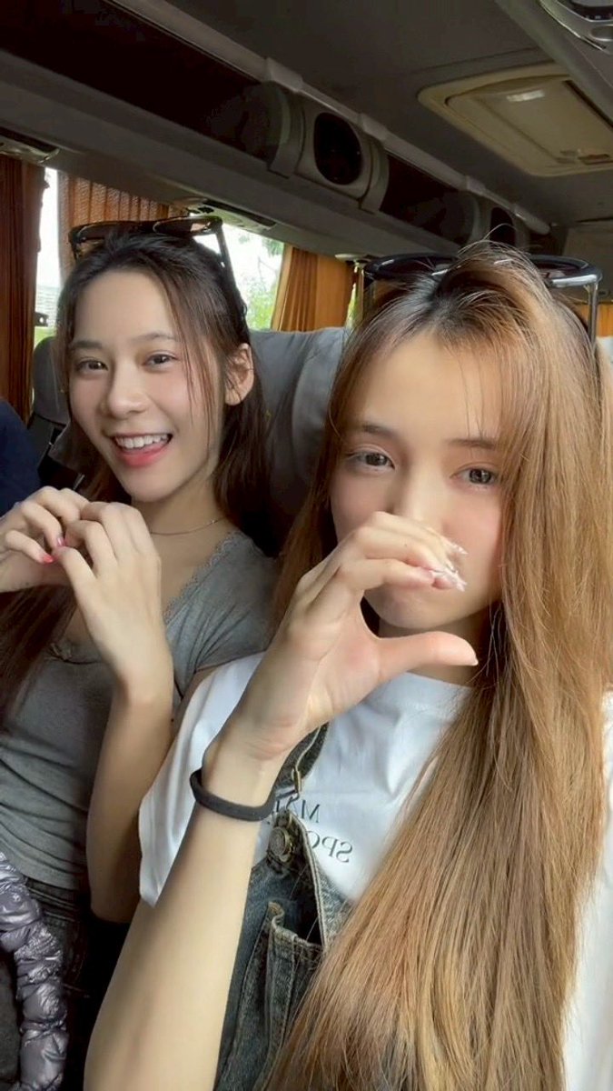 ML_natta's tweet photo. 🌻🐰 #PiployRR #Earnpypp_  🥹🫶🏼
2024                                   2025 https://t.co/PtfW6IYxUE