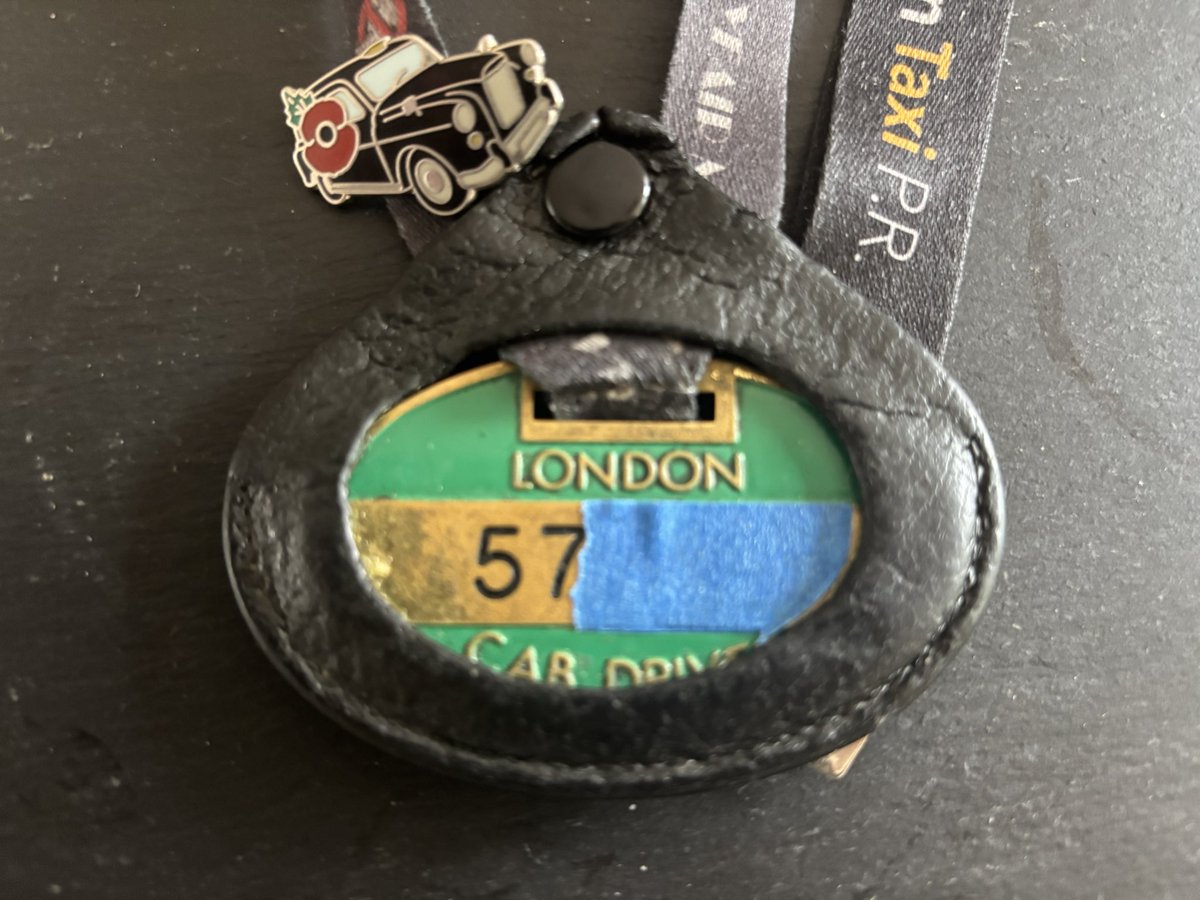 Happy Days 🫠 (@comcab33) on Twitter photo 28 years ago the Then Carriage office decided I was ready to be let loose.
1st Job Blackfriars stn to Little Britain,
Still waiting on a Southend airport for the set 🙈
Weirdest job transporting a bust of Amy Winehouse worth 1/2 a mill,
<a href="/stephenfry/">Sir Stephen Fry</a> best celeb by far. 28 years ago the Then Carriage office decided I was ready to be let loose.
1st Job Blackfriars stn to Little Britain,
Still waiting on a Southend airport for the set 🙈
Weirdest job transporting a bust of Amy Winehouse worth 1/2 a mill,
<a href="/stephenfry/">Sir Stephen Fry</a> best celeb by far.