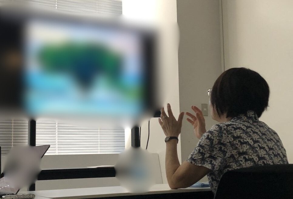 Earth_Photo_con's tweet photo. 【審査開始②】
本日は藤村審査委員長の審査日でした。

環境の専門家の視点から、各テーマに沿った作品か・どんな想いが込められた作品かを、丁寧に確認しています👀🍃

第1次、第2次審査を終えて、この後は各協賛企業の第3次審査を迎えます。
第3次審査を経て、受賞作品が決定します！ https://t.co/YTsDSvpsOZ