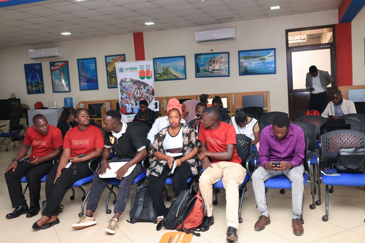 We are live at the American Centre Kampala for the Pre-Dialogue leading to the #YLAHKampala2025 Summit. The theme: How to Advance Public Health Through Youth-Led Creative Advocacy and Policy Influence.