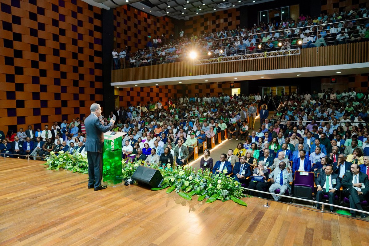 No hay mayor reconocimiento al trabajo que la satisfacción de haberlo hecho bien, hoy avanzamos con pasos firmes junto a ⁦⁦<a href="/LeonelFernandez/">Leonel Fernández</a>⁩ hasta alcanzar la meta, ganar las próximas elecciones y gobernar bien el país. ⁦<a href="/FPcomunica/">@Fuerza del Pueblo (FP)</a>⁩ ⁦
