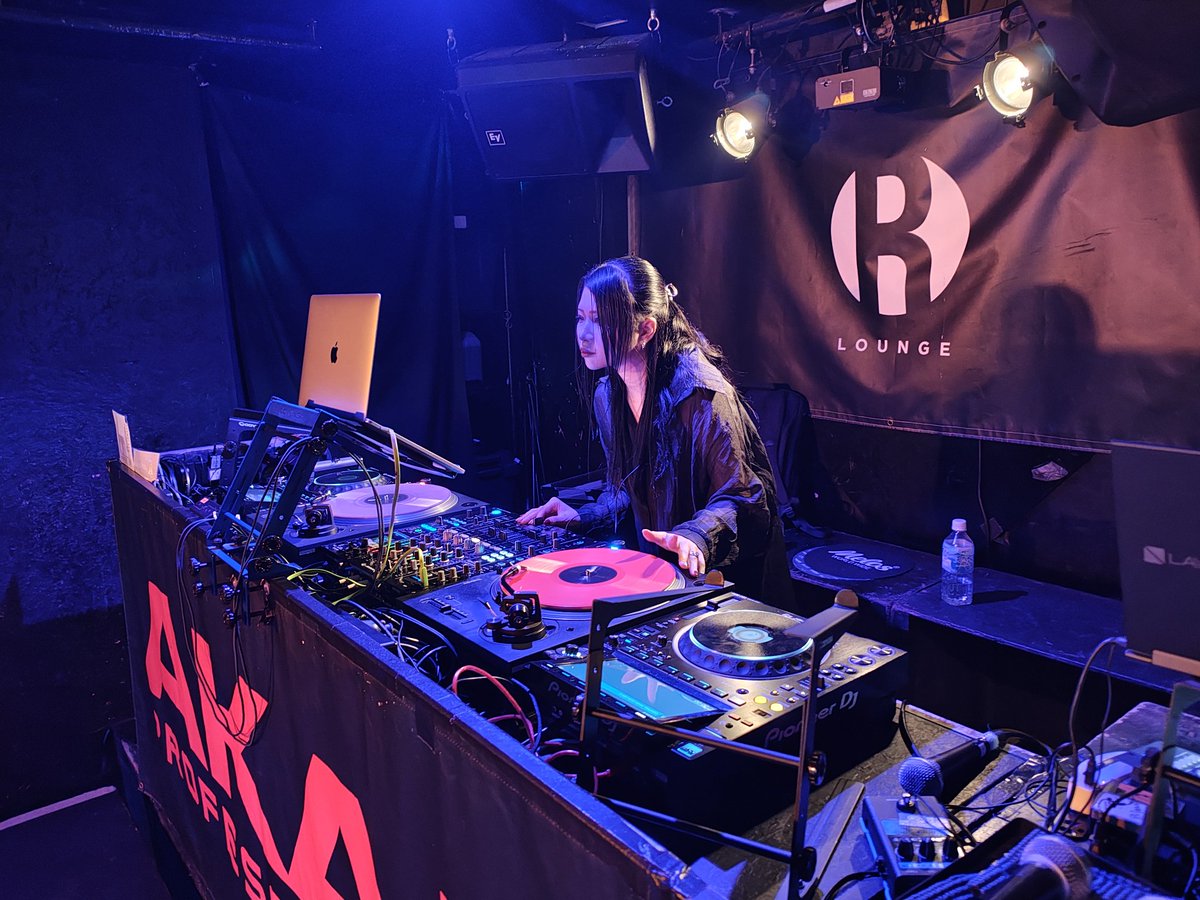 このあとライブショーケース
後半です
DJはLynx
#トリハダ