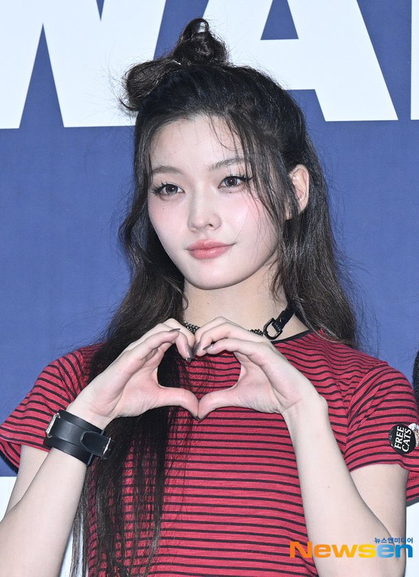 keitadj3's tweet photo. #ILLIT at 2025 K WORLD DREAM AWARDS https://t.co/zbzXPjdvKj