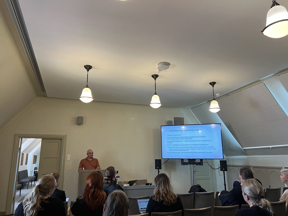 .⁦<a href="/CEACGHelsinki/">Research on Addiction, Control and Governance</a>⁩ tutkija ⁦<a href="/EgererMichael/">Michael Egerer</a>⁩ puhuu rahapelaamisesta systeemiteorian (Luhmann) näkökulmasta Alkoholi-, huume-, ja rahapelitutkimuksen seuran tilaisuudessa Tieteiden talolla