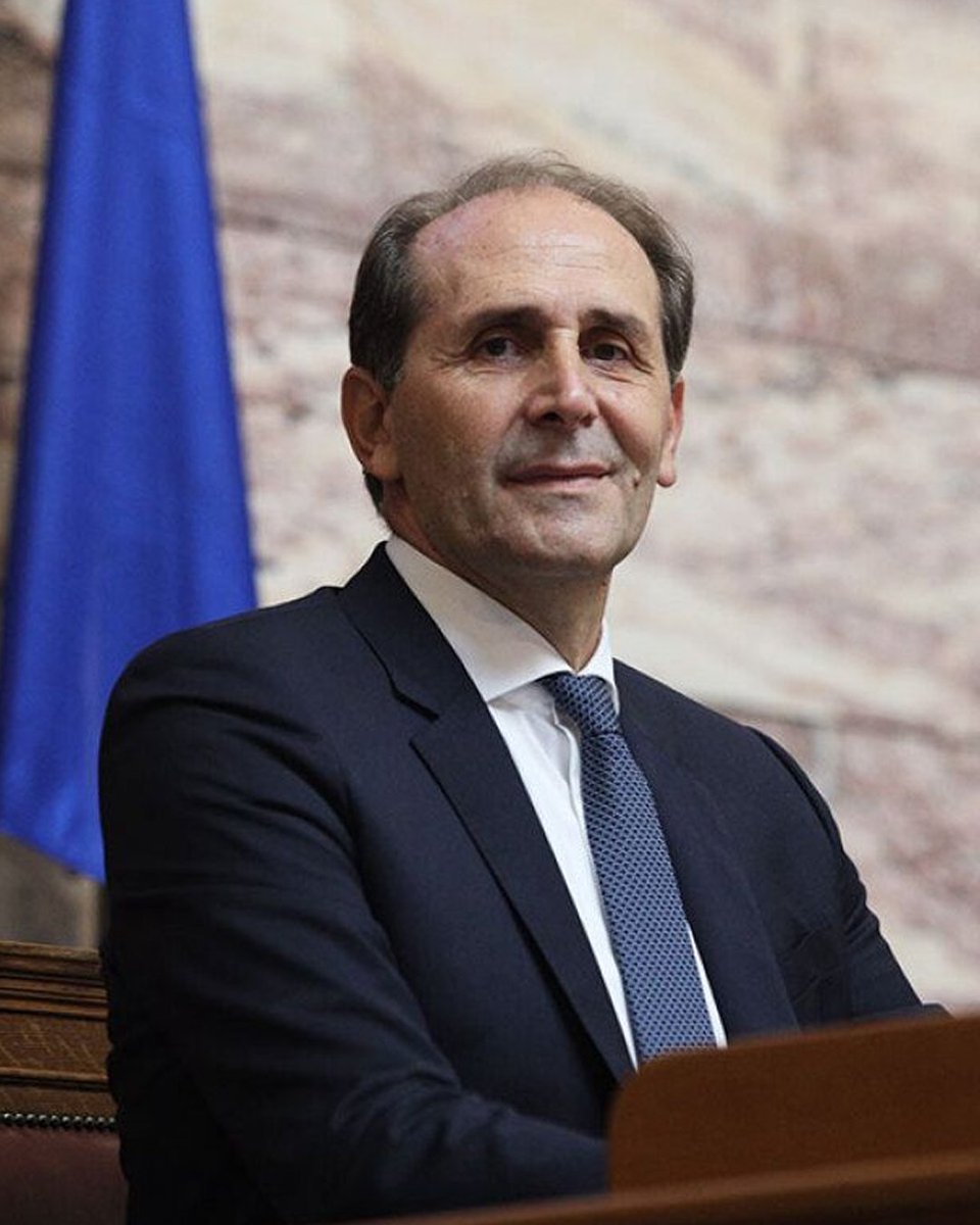 Ο ξαφνικός χαμός του Απόστολου Βεσυρόπουλου, μας γεμίζει όλους θλίψη.
Υπήρξε ένας πολιτικός με σεμνότητα και ήθος, που τίμησε τον κοινοβουλευτικό θεσμό και πρόσφερε με αφοσίωση στην Πατρίδα μας και τον τόπο του, την Ημαθία.
Θερμά συλλυπητήρια στην σύζυγό του Κατερίνα και τα δύο