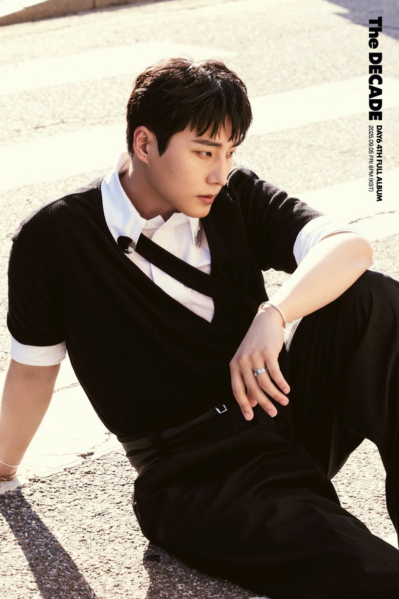 위에서부터 😍🥵🤤🫢 이러먄서 보다가
손에서 🤭🤣😂👻