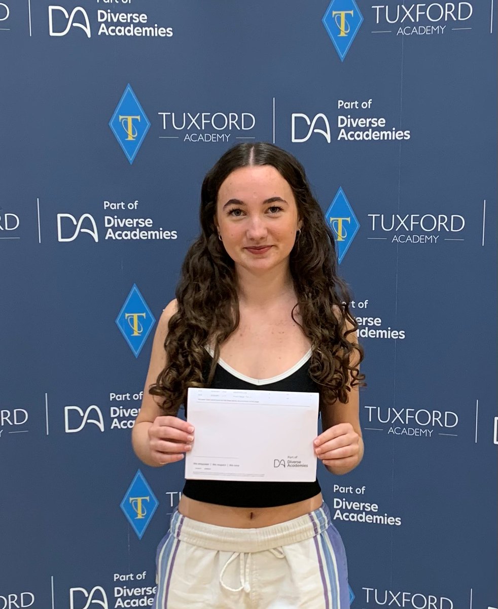 Congratulations to Lara who celebrated a fantastic results day, with standout achievements in science, geography, art, and business, earning five 9s, two 8s, a 7, and a 6.😀
We’re excited to see her continue her journey at Tuxford post 16. Keep shining, Lara!
#gcseresultsday2025