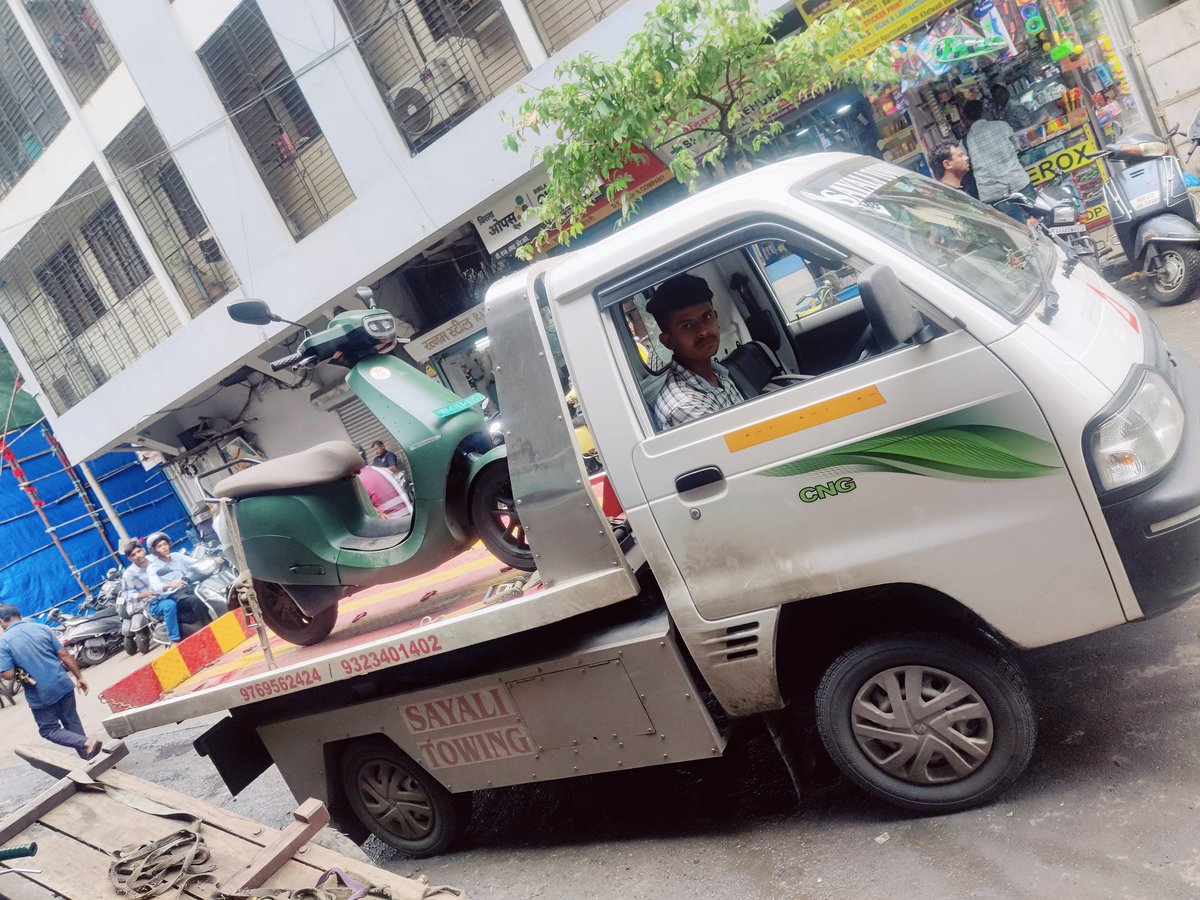 jain951's tweet photo. Help! My Ola S1 Pro (MH01EK3351) has been at Thane West service station since June 30th. Service done on Aug 8th, but I'm yet to get it back. Requesting towing service to my address as per Ola Care Plus plan. Please expedite! @OlaElectric @bhash #OLAELEC https://t.co/C0rFsvQNZ5