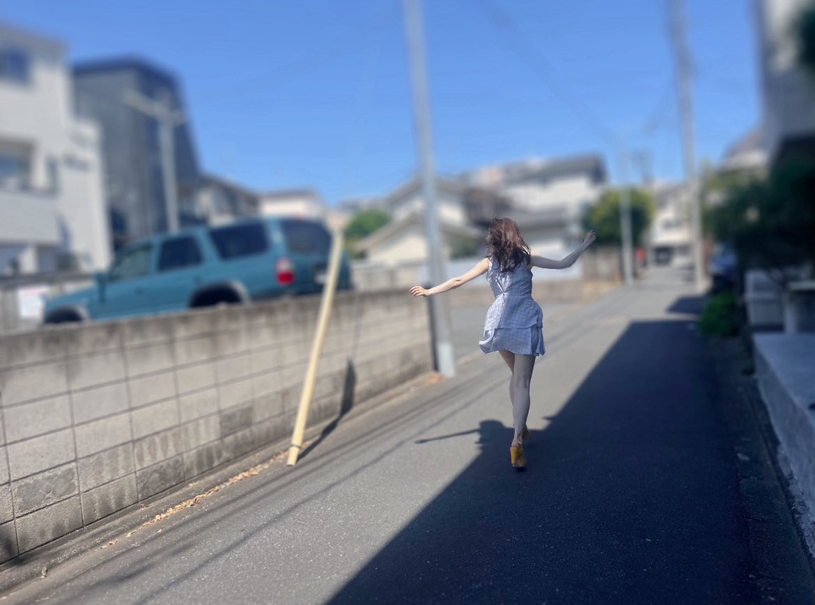 【黒木ほの香のどうか内密に。】
エッセイ第十七回目の記事が公開されました

news.denfaminicogamer.jp/kikakuthetower…

夏を駆け抜けるわたしの、日常のかけらです。
隙間の時間にぜひどうぞ。

#どうか内密に