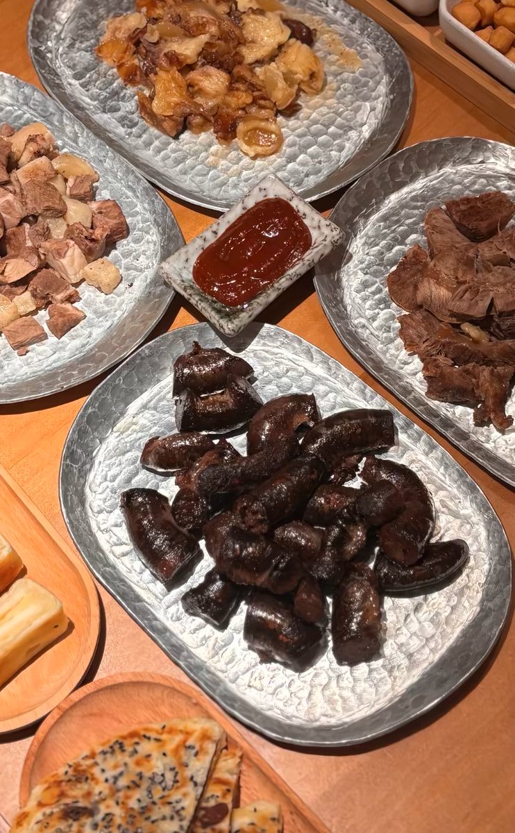浪了一圈发现，还是我的蒙餐能满足我的味蕾