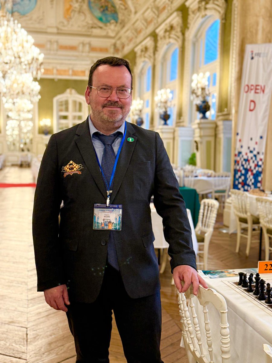 Liguepacaechecs's tweet image. Stéphane Escafre notre Président de la Ligue, a été interviewé à l’occasion de la cinquième journée du Championnat de France d’Échecs à Vichy

@escafrestephane @Liguepacaechecs @ffechecs @VilleDeVichy @EloiRelange @LaurieDelorme12 @jbmullon 

youtube.com/watch?v=X3bApn…