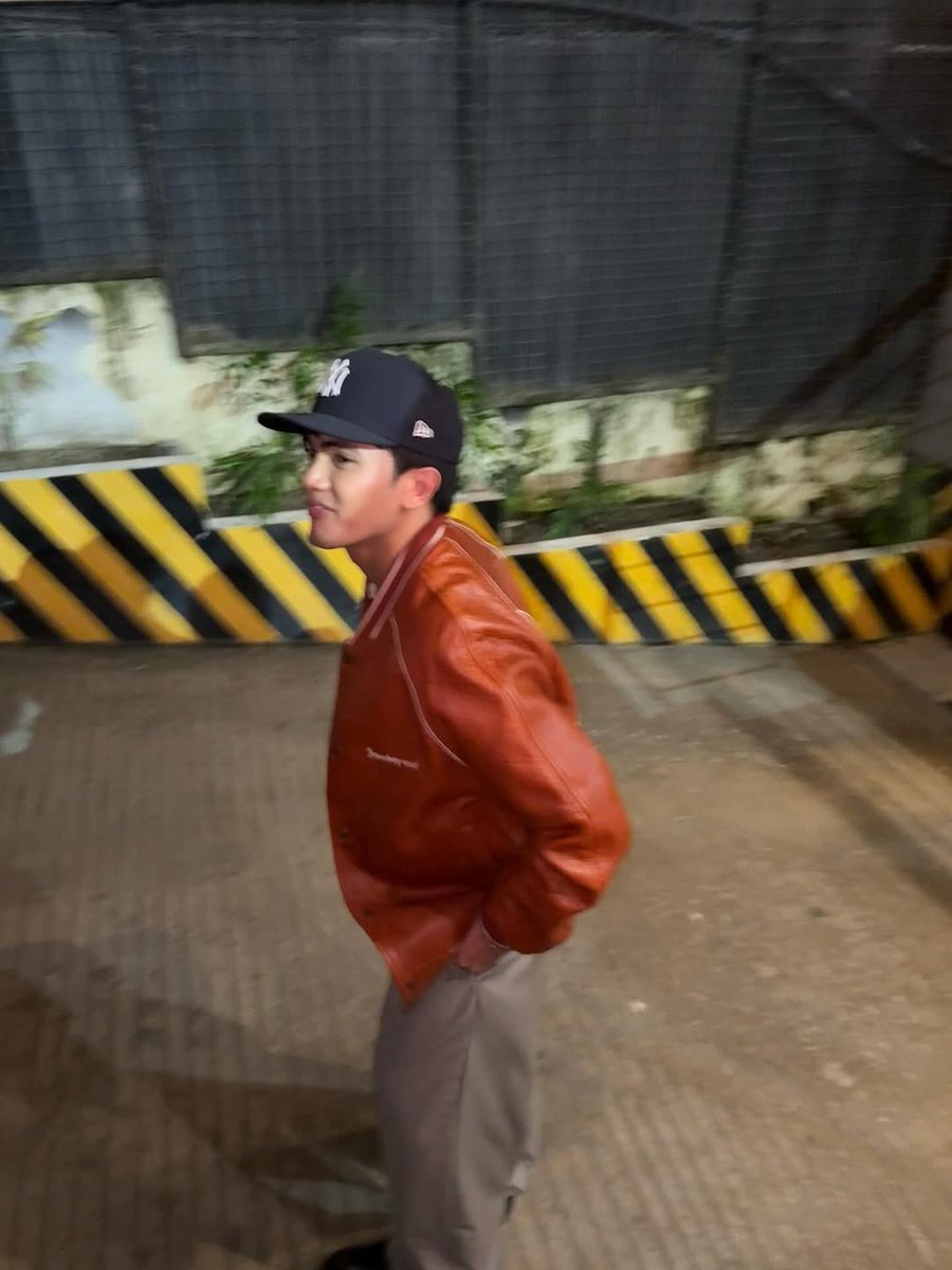 bestboyjarren's tweet photo. he’s so boyfie coded 😭🖤 i kennat https://t.co/azF92ieAiQ
