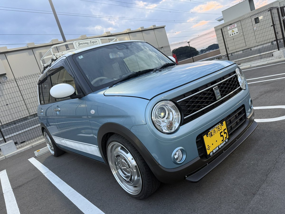 ラパンの主なターゲットは女性なんだろうけど、俺のラパンは男受け全開で行きます！
ローバーミニ用ベネチアンブラインド、
汎用チンスポ追加。全国のラパンhe33sに乗ってる人に見ていただきたい。