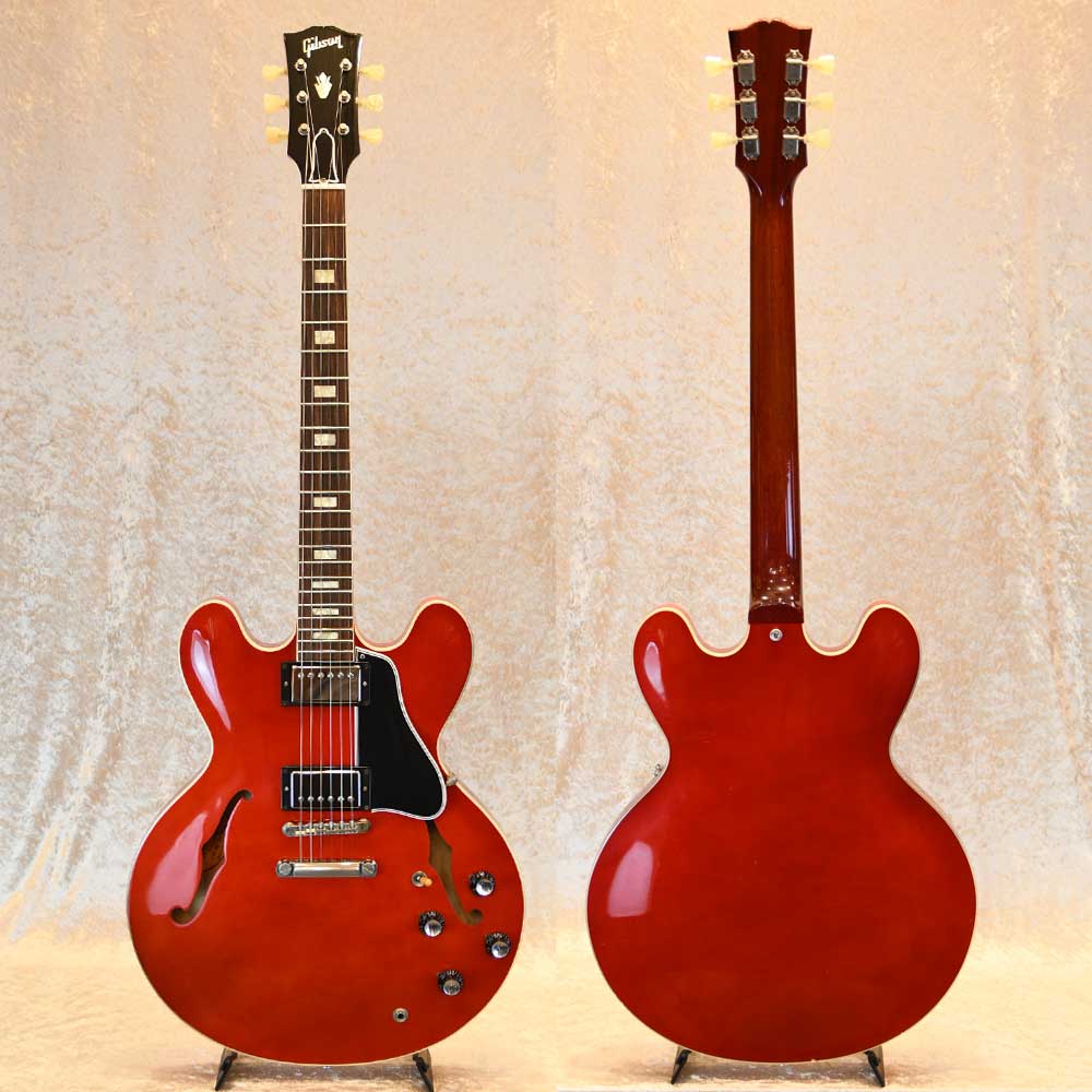 shimokura_hands's tweet photo. 【Used Guitar Collection🎸2015年製 #Gibson Custom Shop Historic Collection 1963 ES-335】
スリムなネックやブロック・インレイなど、63年製にみられる特徴と優れたプレイアビリティを両立した1本。
https://t.co/xiQglPkLTD
#下倉楽器 #シモクラ #セカンドハンズ #shimokura #secondhands #中古 https://t.co/yJlbFtYEZn