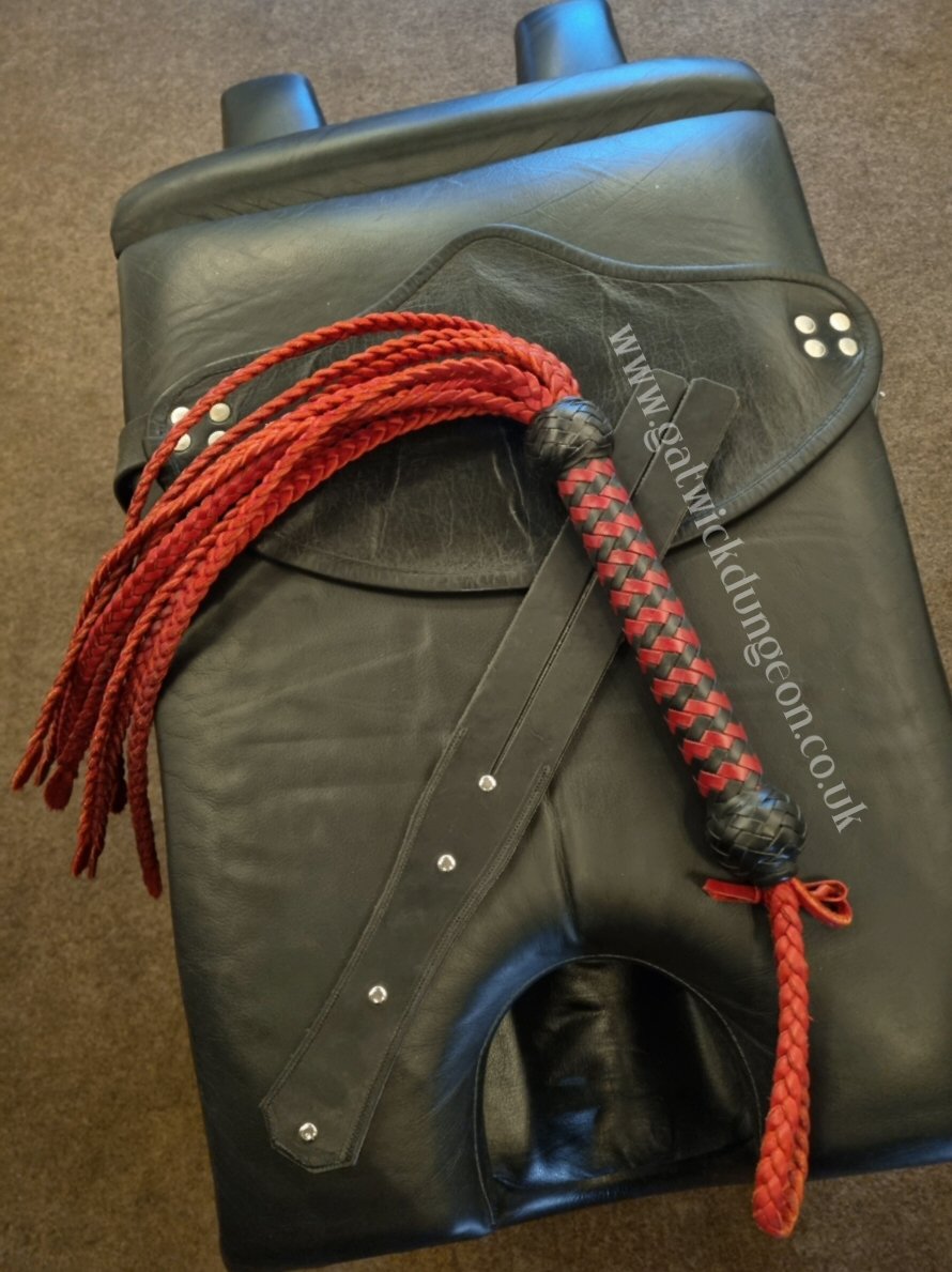 Sometimes I look at items laid out for use in the Gatwick Dungeon and think what's been created is an art installation that wouldn't look out of place in Tate Modern! 😁  gatwickdungeon.co.uk 

#gatwickdungeon #lifeimitatesart #artimitateslife