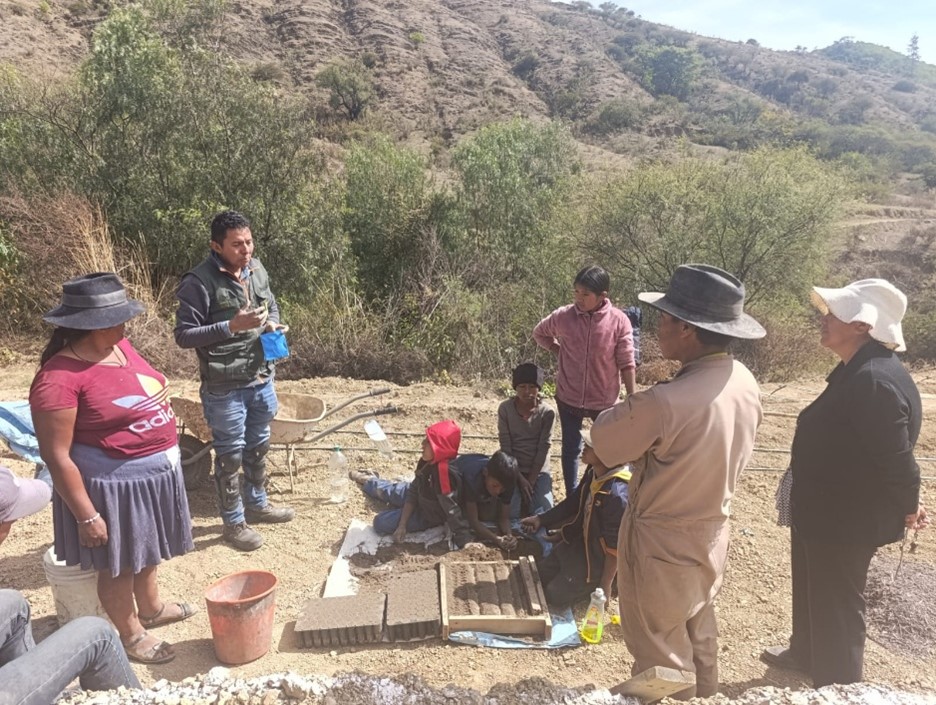 Talleres sectoriales sobre manejo técnico de parcelas hortícolas en Zudáñez. #FSUMontilla #CooperaciónInternacional #MedioAmbiente #Horticultura <a href="/dipucordoba/">Diputación de Córdoba</a> 

fundacionsocialuniversal.org/talleres-secto…