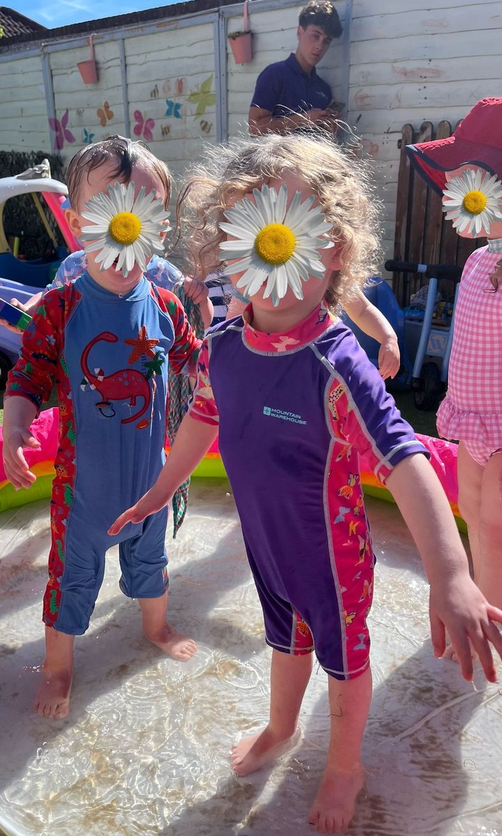 daisychaindub's tweet image. 𝐑𝐚𝐭𝐡𝐟𝐚𝐫𝐧𝐡𝐚𝐦 𝐂𝐞𝐧𝐭𝐫𝐞: Splashes and giggles galore! The toddlers turned the paddling pool into their own mini water park during the week, complete with sunshine, squeals, and soggy socks. Summer fun level: expert #paddlingpool #daisychaincare #childcaredublin